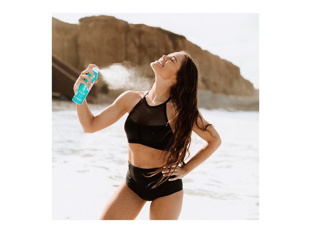 Coola Classic Spray Spf 50 Guava Mango 177Ml 2 Coola Classic Spray Spf 50 Guava Mango 177Ml - Bilde 2